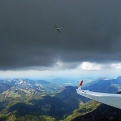Flugwegposition um 11:00:31: Aufgenommen in der Nähe von Rosenheim, Deutschland in 2319 Meter